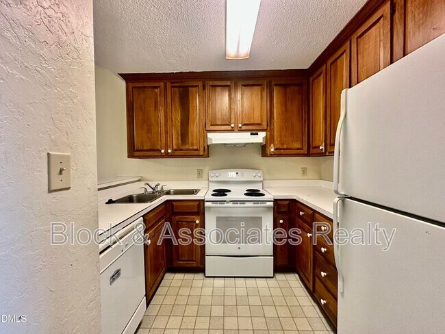 Building Photo - 216 S Walker St