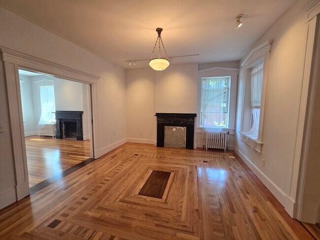 Building Photo - 116 Winnisimmet St