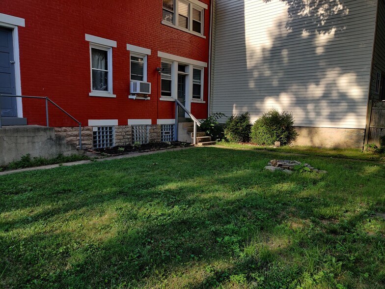 Building Photo - 1325 Chase Ave