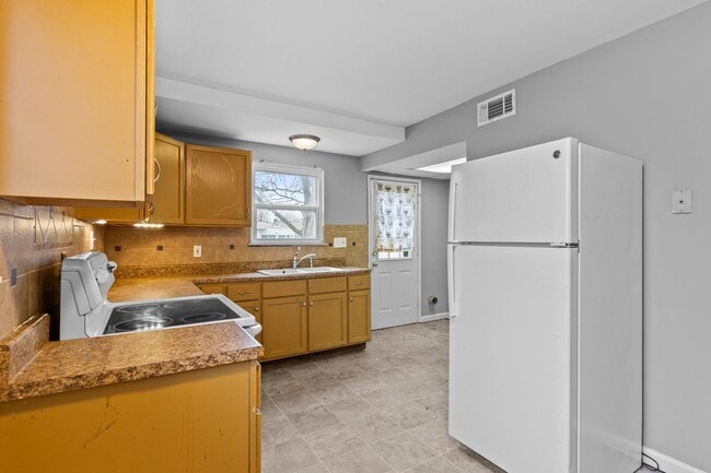 Building Photo - Cute Florissant Rental- MOVE IN READY!