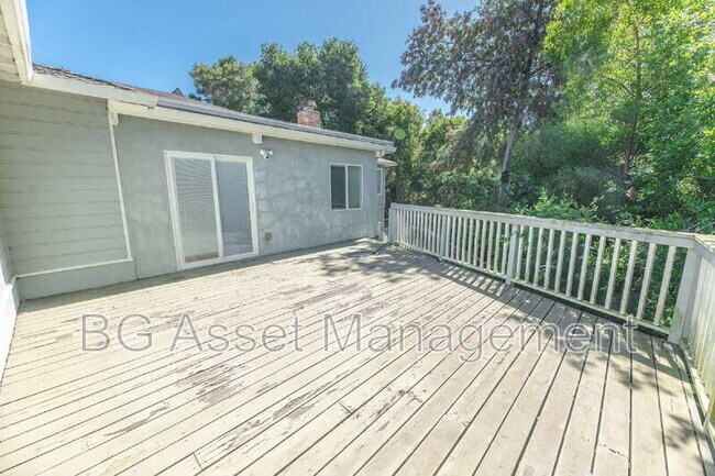 Building Photo - 3830 Twin Oaks Way