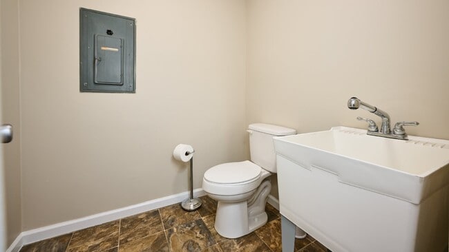 Building Photo - Coming Soon: 3BR, 1 1/2BA house