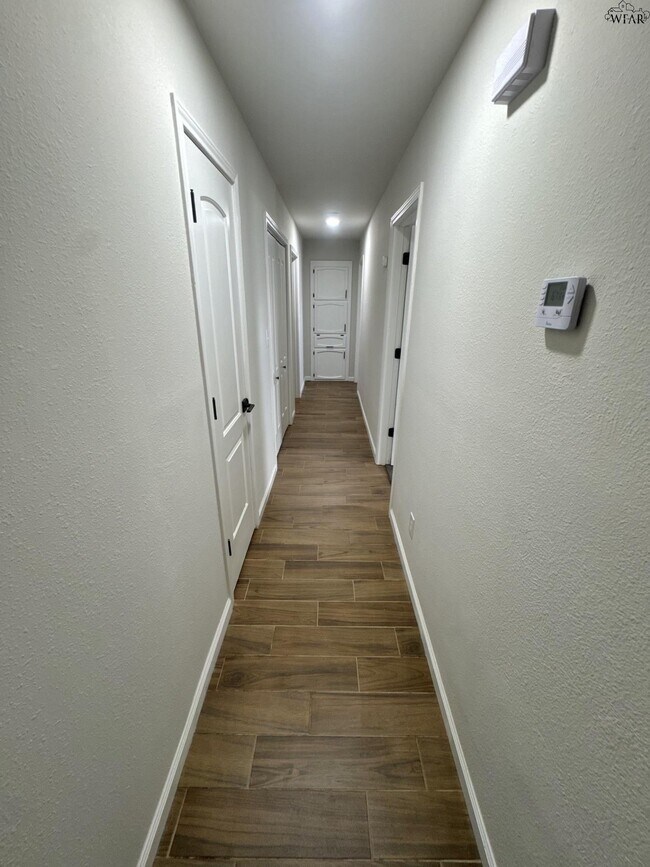 Building Photo - 1207 Danberry St