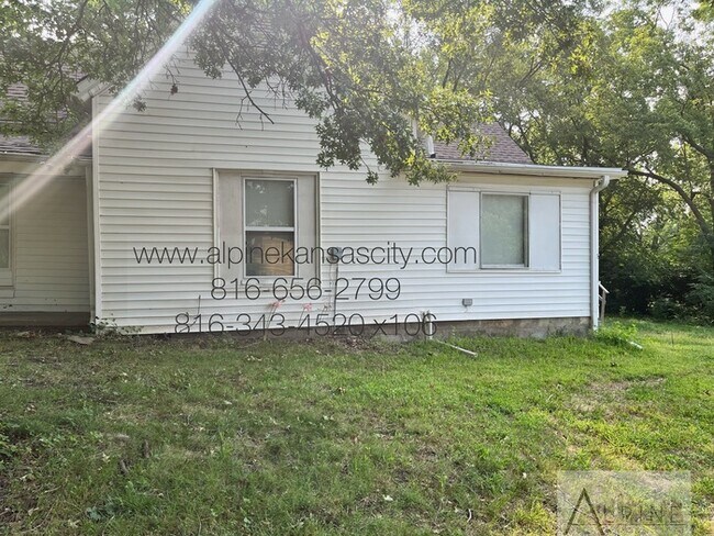 Building Photo - Northland Bungalow in Staley SD Available Now