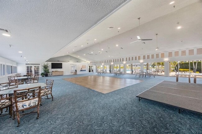 Building Photo - 7871 Sailboat Key Blvd S