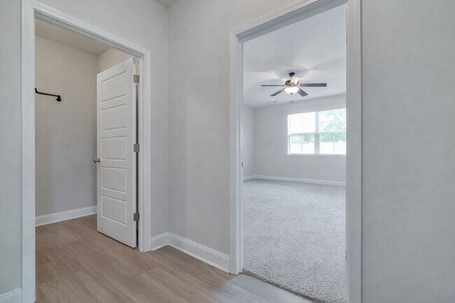 Building Photo - 106 Cobbleton Dr