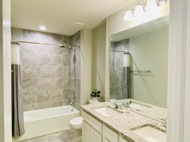 Building Photo - 2835 Dillon Dr