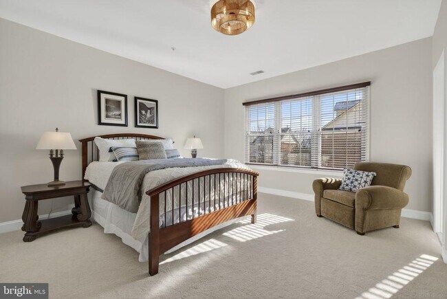 Building Photo - 43789 Water Bay Terrace