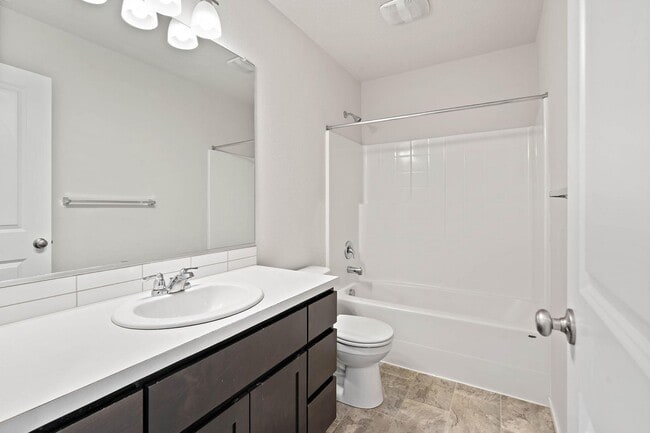 Building Photo - Sparkling clean newer 4-bdrm/3.5-bath townhome near Forest Park. 2-car garage, $500 move-in special