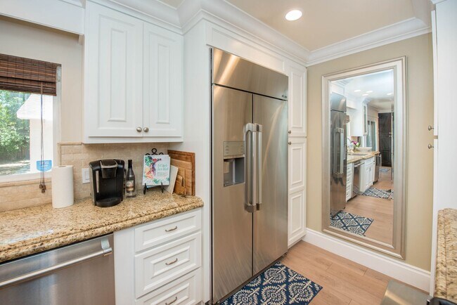 Building Photo - Welcome to Newport Beach