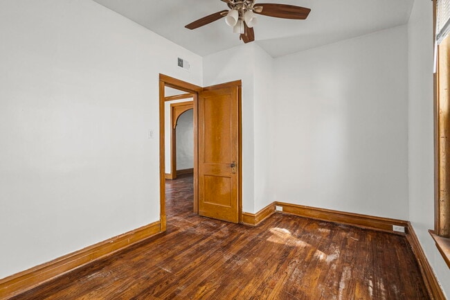 Building Photo - 4237 W Potomac Ave