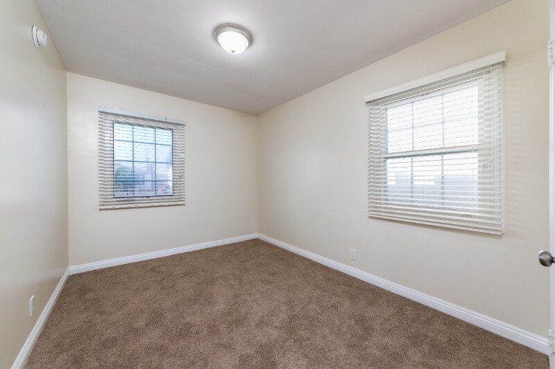 Building Photo - 2147 W 104th St