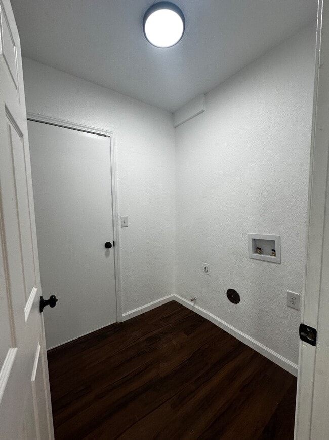 Building Photo - 7600 Plaza Redonda Dr