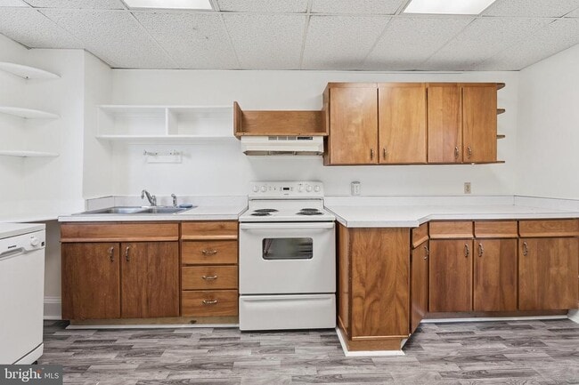 Building Photo - 815 N Maple Ave