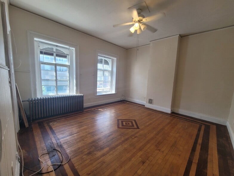Building Photo - Charming Juneau Village Apartments!