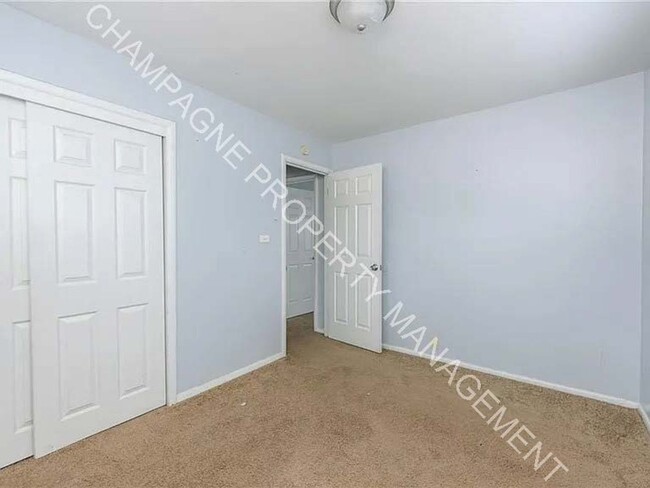 Building Photo - Single Family Home in Ruskin - All Voucher...