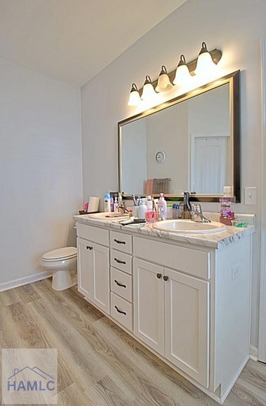 Building Photo - 1104 Marne Blvd