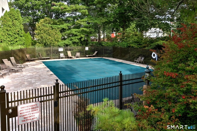 Building Photo - 105 Harbor Dr