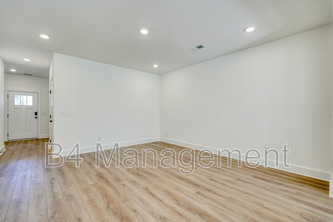 Building Photo - 416 W Parima Ct