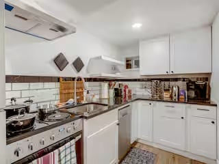 Building Photo - 4831 NE Prescott St