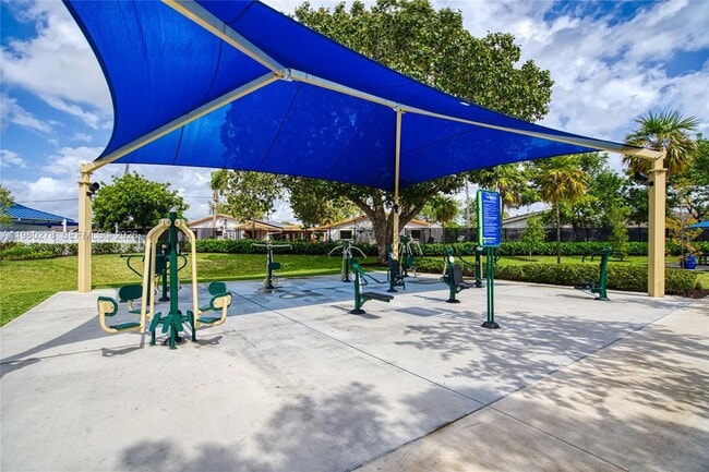 Building Photo - 2327 NW 52nd Ct