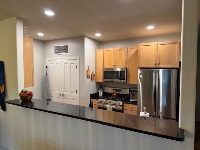 Building Photo - 1925 N Water St