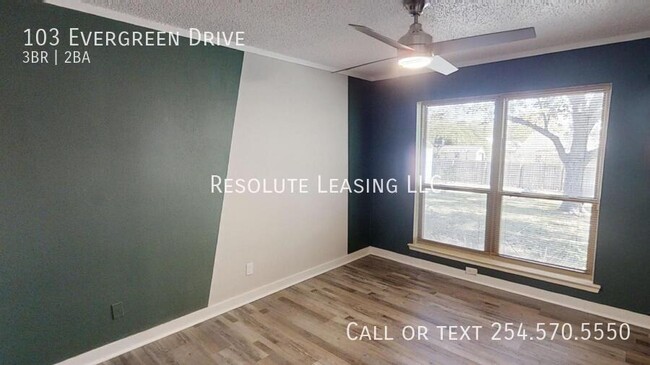 Building Photo - Renovated Harker Heights Gem – Stylish Liv...