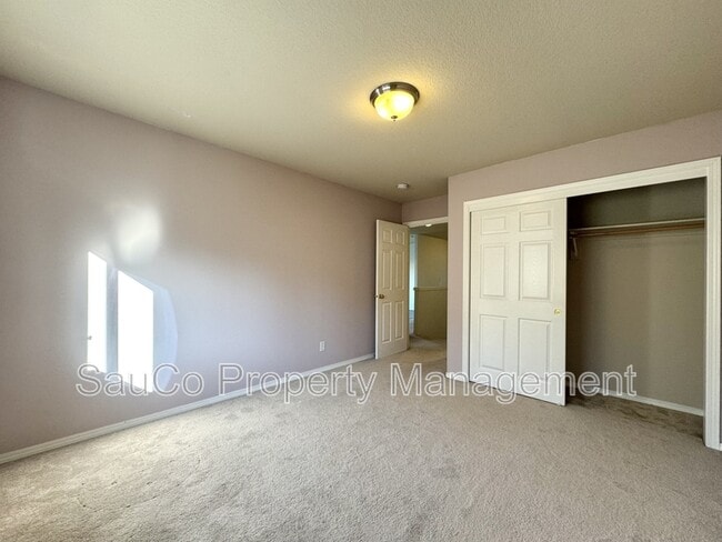 Building Photo - 11074 SW Washington St