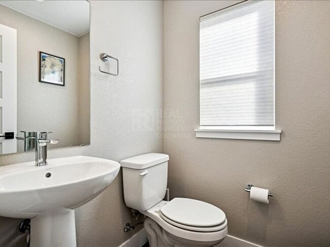 Building Photo - 3073 W Bates Ave