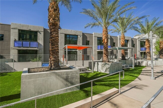 Building Photo - 353 E Bonneville Ave