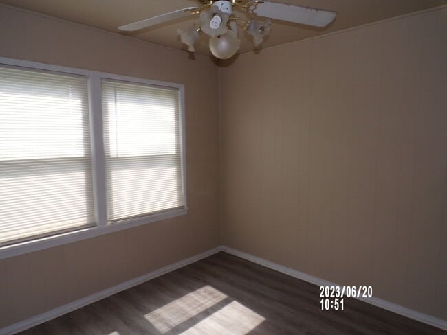 Building Photo - centrally located $200.00 off 1st  full month's rent