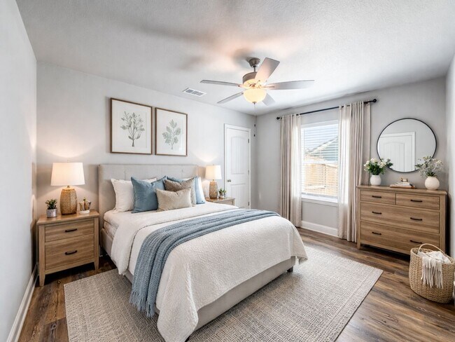 Building Photo - Beautiful and Nearly New 4BR 2BA Home w/ Stylish Finishes + Car Garage in Sherman