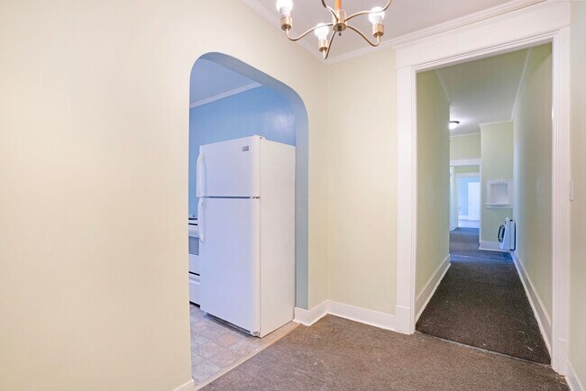 Building Photo - Charming Historic 2BR Apartment with Garag...