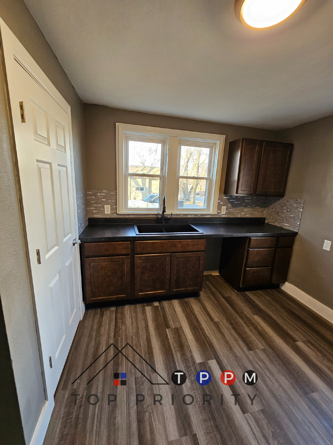 Building Photo - 3 Bedroom | 1 Bathroom Single-Family Home ...