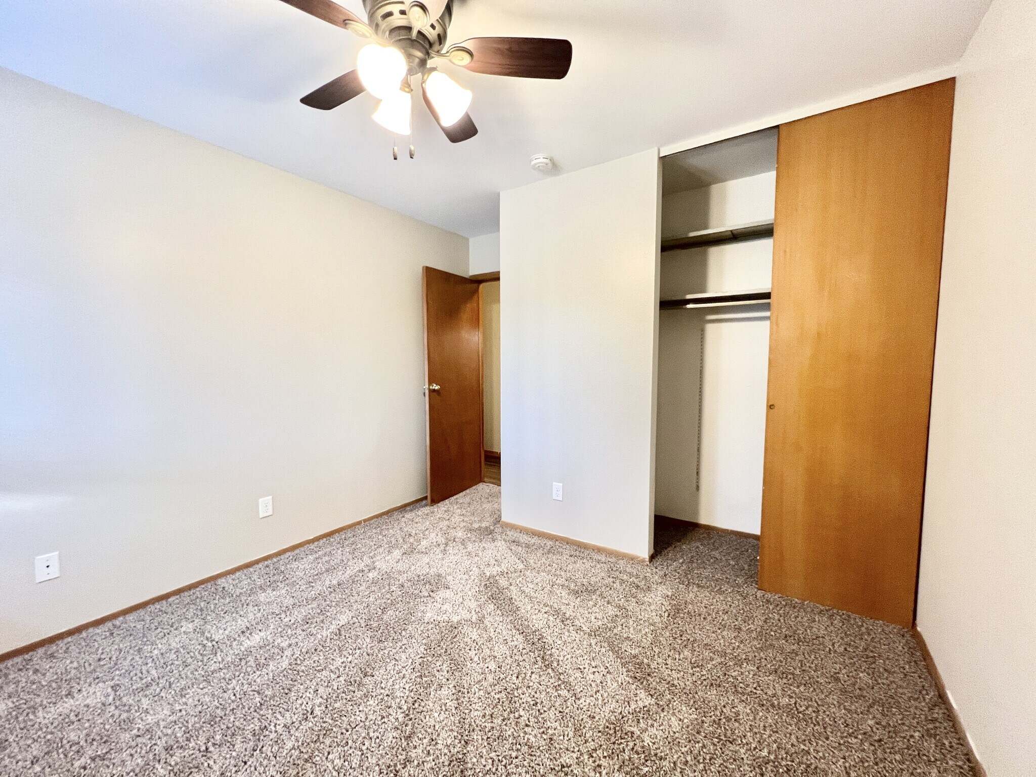 Building Photo - 821 George St