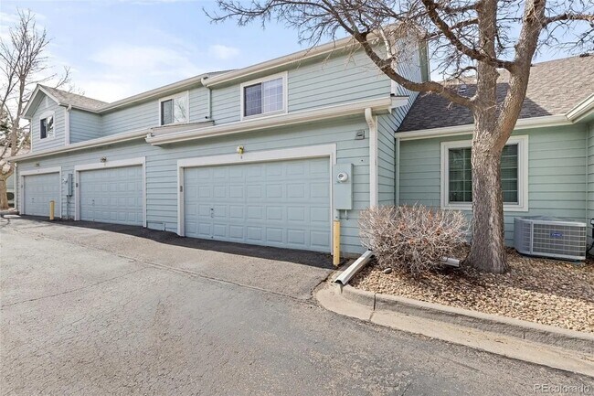 Building Photo - 9604 Brentwood Way