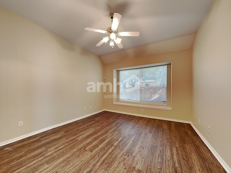 Building Photo - 5401 Pecan Creek Cir