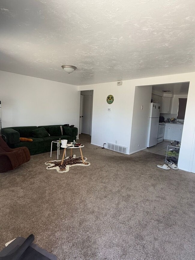 Building Photo - SINGLE FAMILY HOUSING -  2 bed/1 bath in Orem