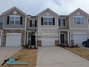 Building Photo - 2821 Egert Dr