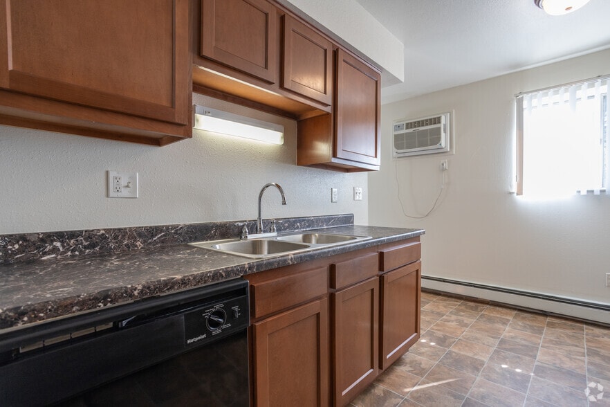 Primary Photo - Park Place Apartments