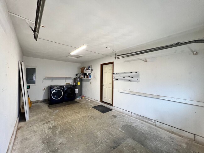 Building Photo - Updated brick ranch in REDWING