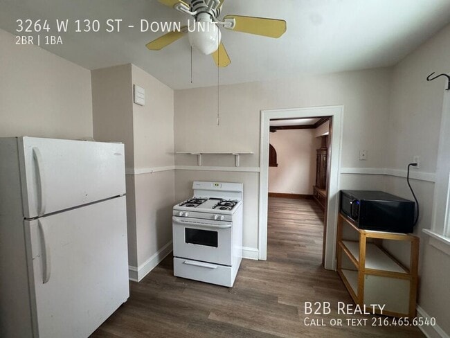 Building Photo - 3264 W 130th St