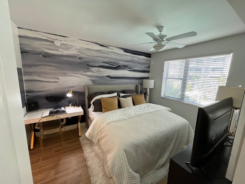 Building Photo - 2523 NE 183rd St