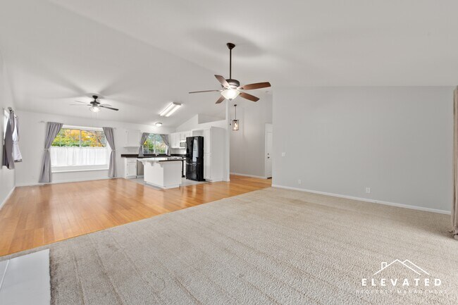 Building Photo - 2529 Buss Dr