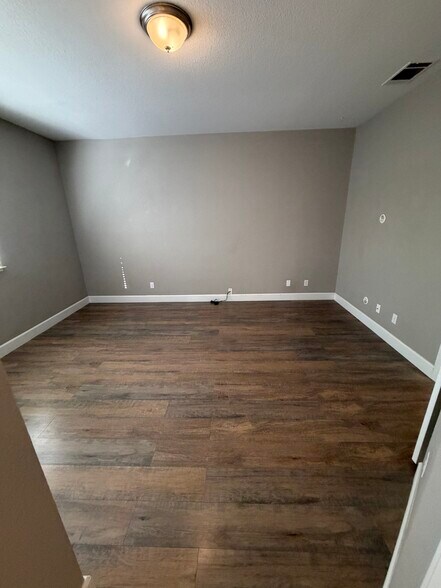Building Photo - 1605 Paseo Flores Dr