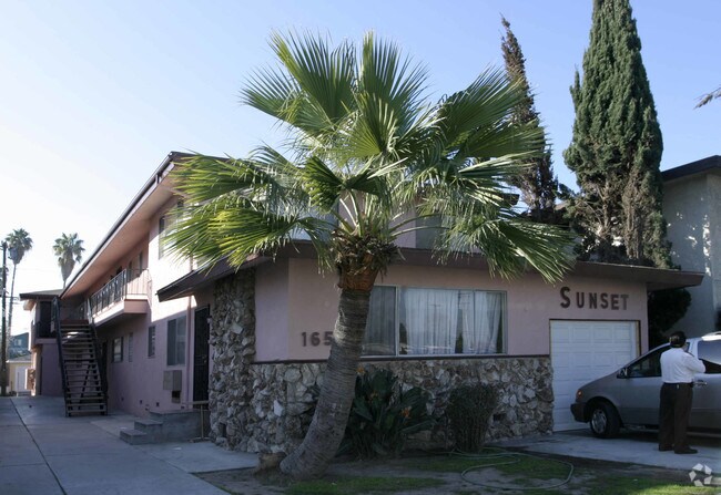 Primary Photo - Sunset Apartments
