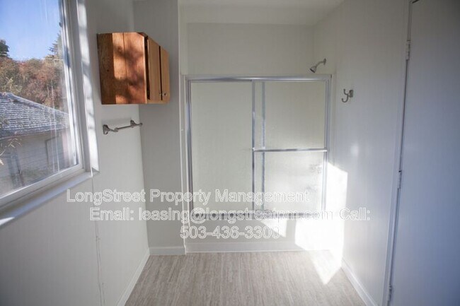 Building Photo - 4848 SE Bybee Blvd