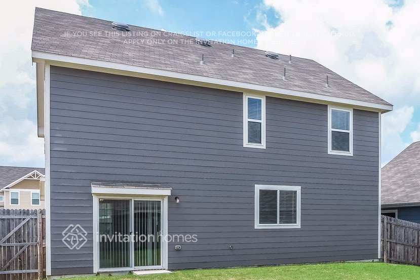 Building Photo - 2300 Bray Village Dr