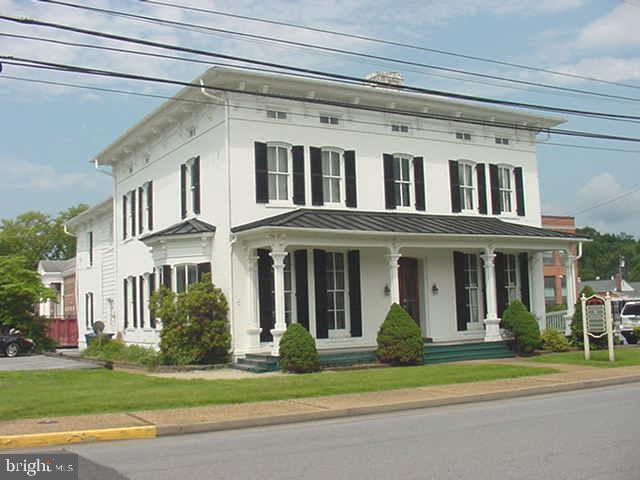 Building Photo - 106 Chester St