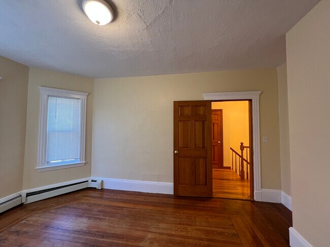 Building Photo - 225 Holland St